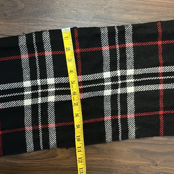 Classic plaid scarf - Picture 4 of 7